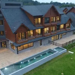 ホテル Chateau Du Golden Laghetto Af グラマド